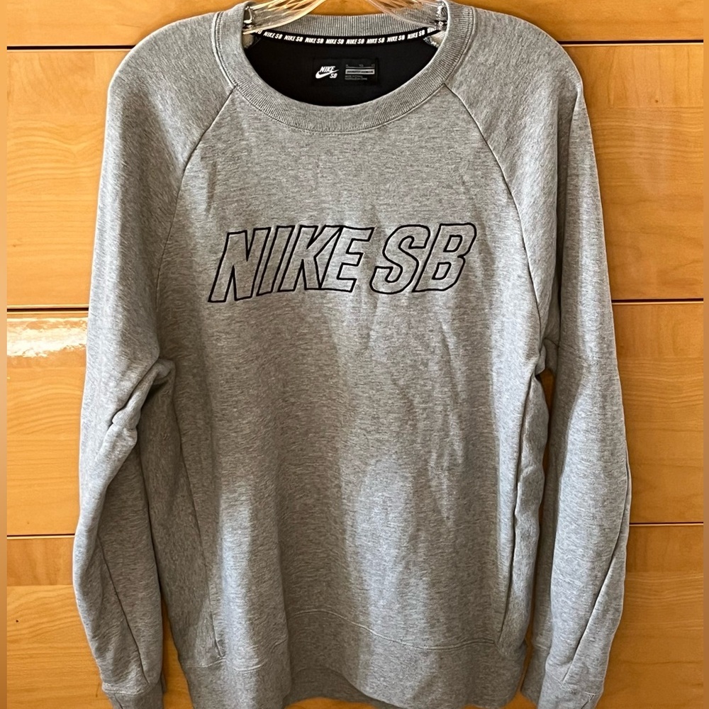 Nike SB (Skateboarding) Men’s Pullover Sweatshirt